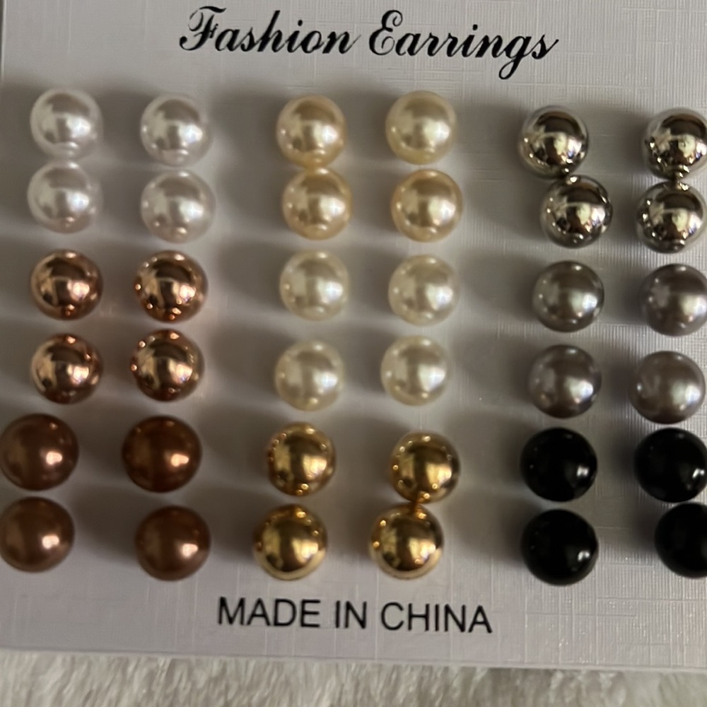 Elegant Pearl Stud(18 pair)